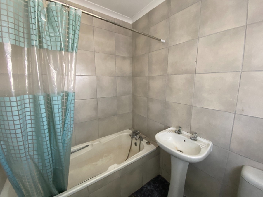 2 Bedroom Property for Sale in Table View Western Cape
